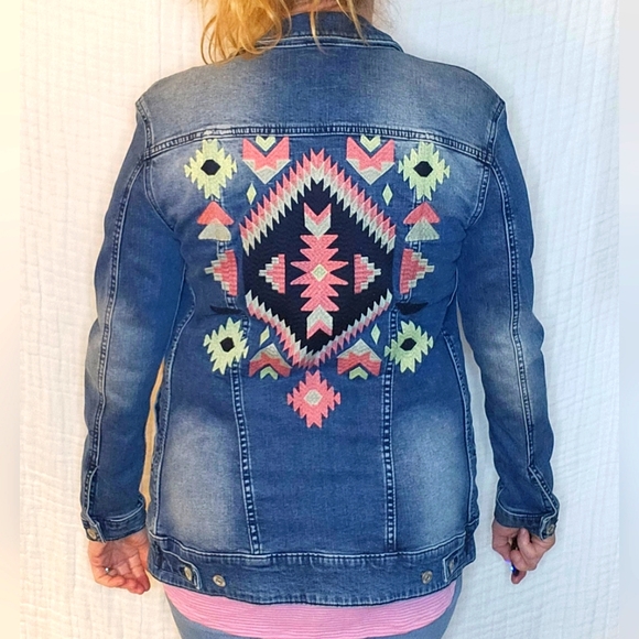LuLaRoe "Jaxson" Style Embroidered Aztec Denim Jacket Size Small (6-8) - Picture 2 of 9